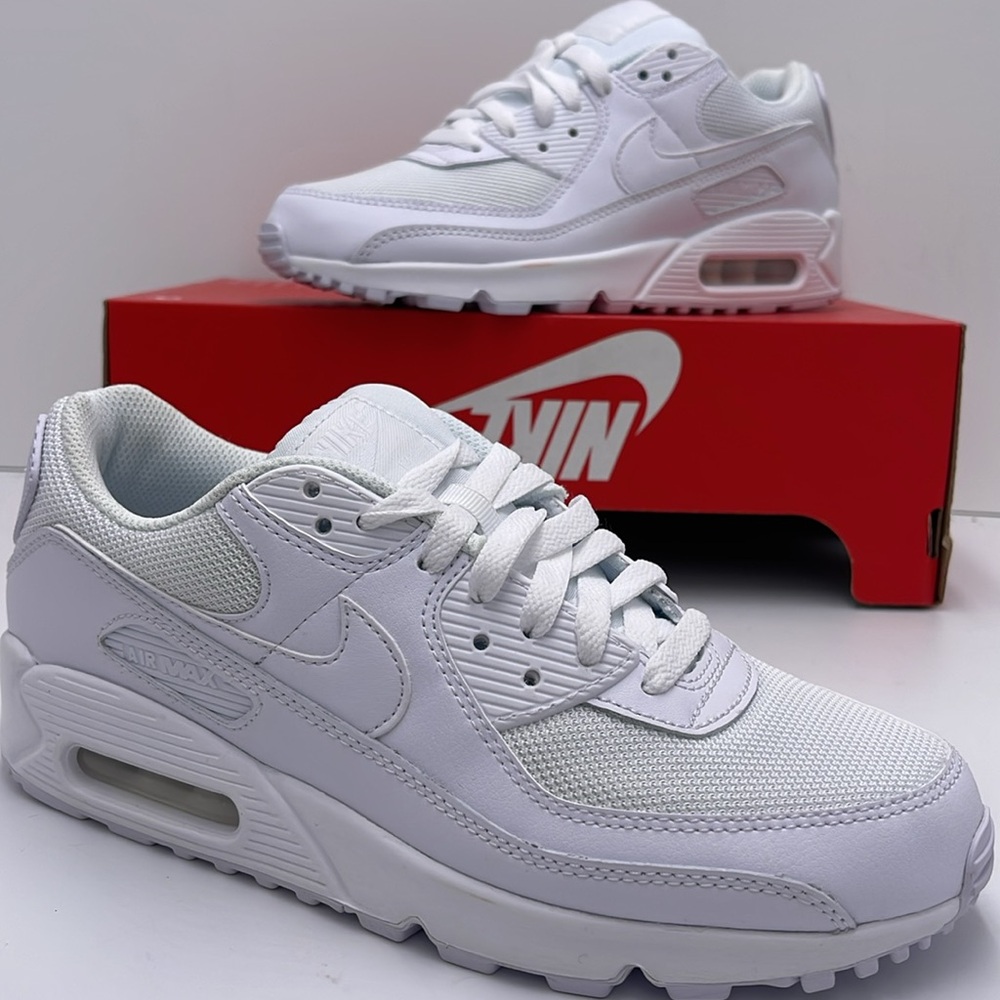 Nike WMNS 2020 Air Max 90 'Triple White'
Sneakers